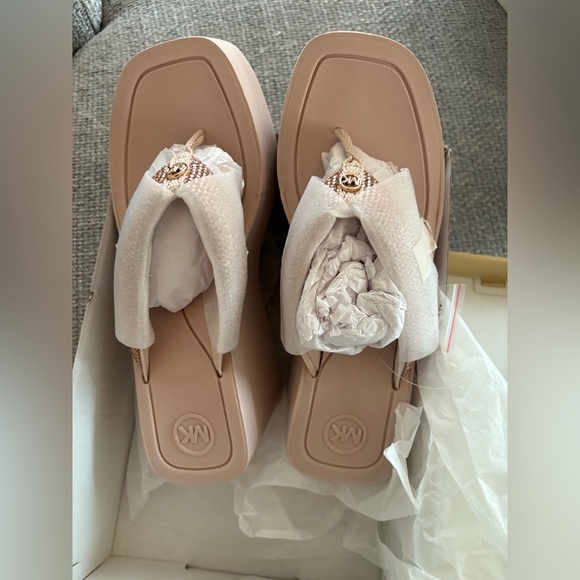 Michael Kors Glitter Chain Mesh Platform Sandals Size 9 Rose Gold - Picture 5 of 16